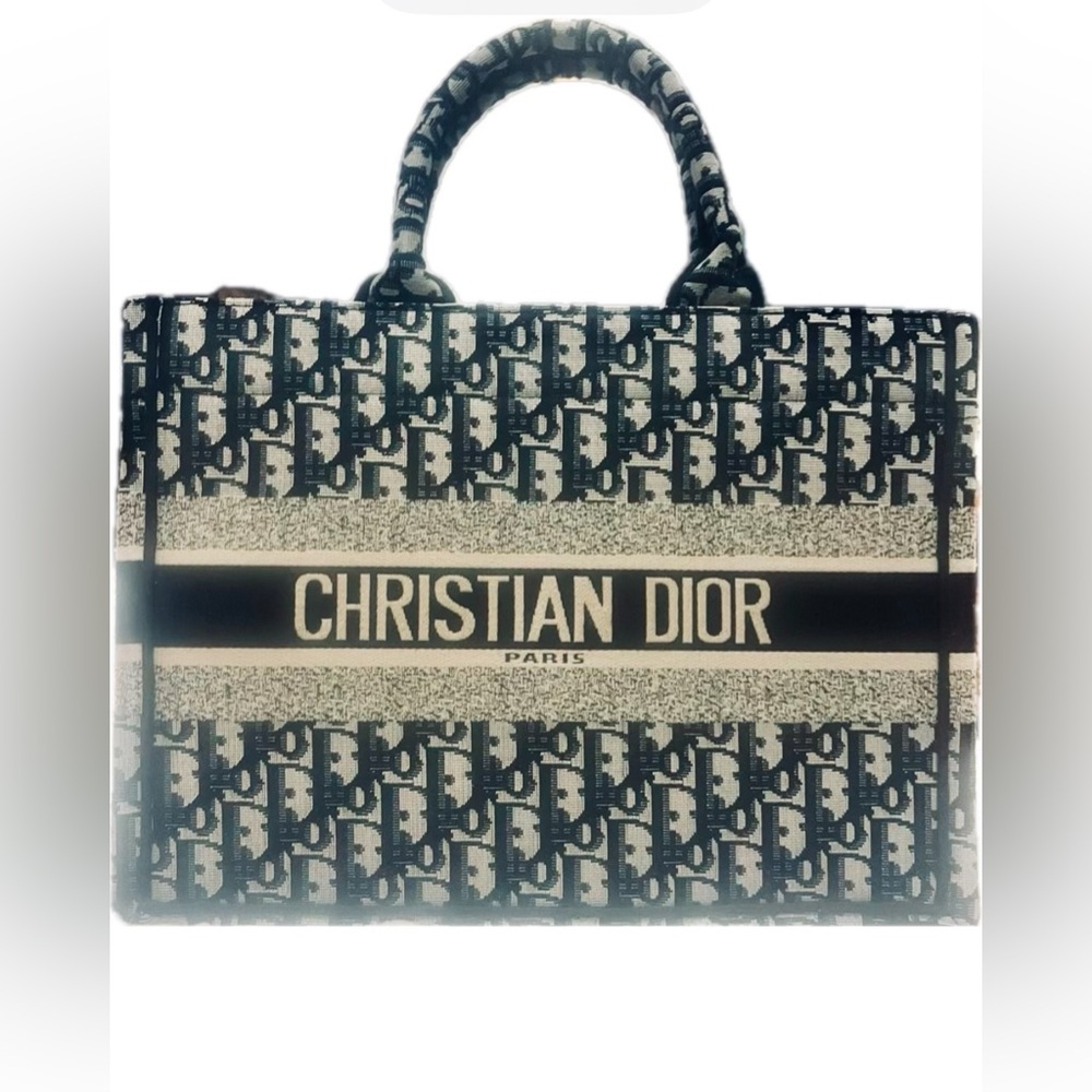 New Monogram Tote bag size medium